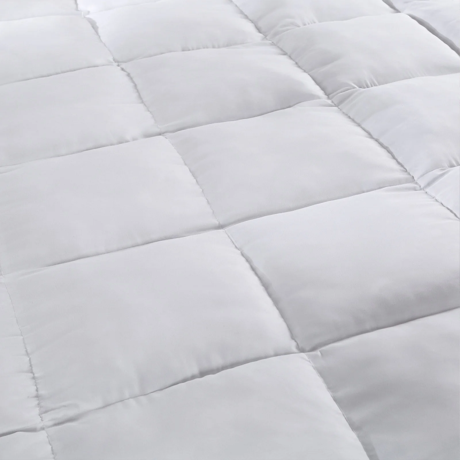 1000GSM Bamboo-Blend Mattress Topper - Image 4