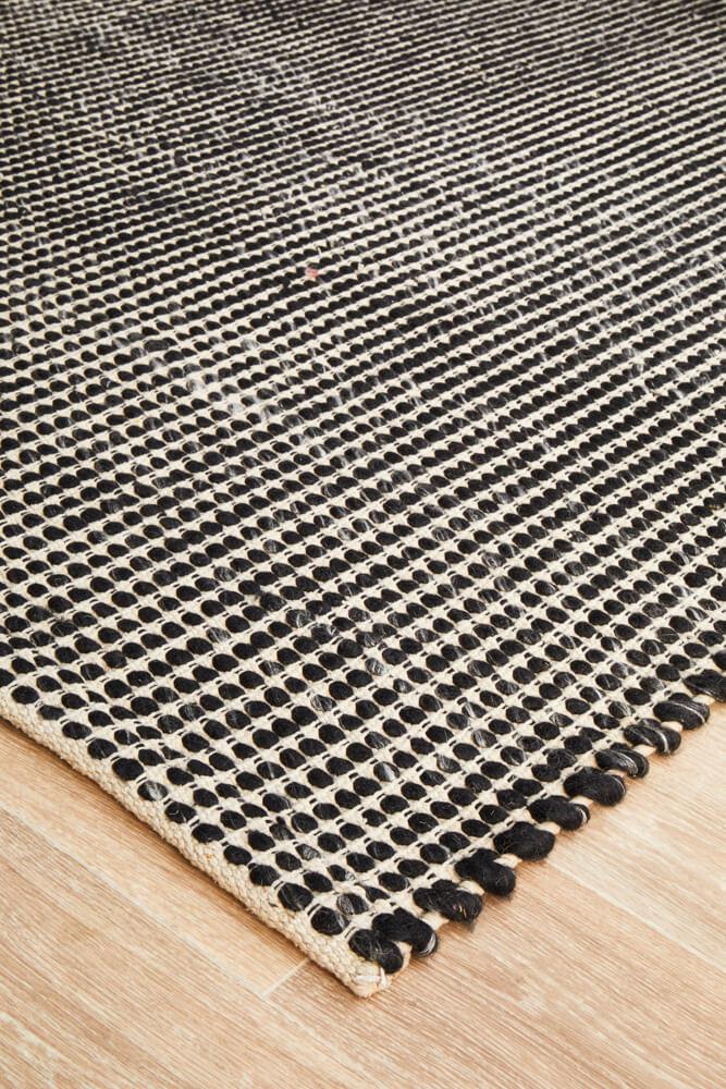 Skandinavian Rug - Black - Image 3